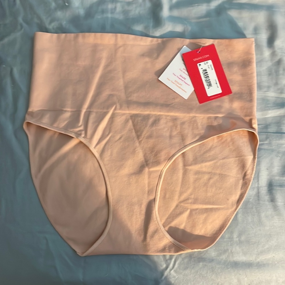 SPANX everyday shaping panties - size S NWT